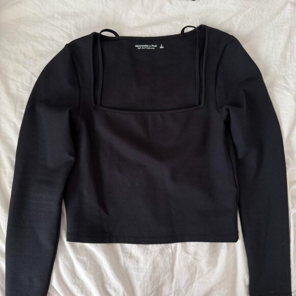 Abercrombie & Fitch Women's Black Shirt - Picture 1 of 2